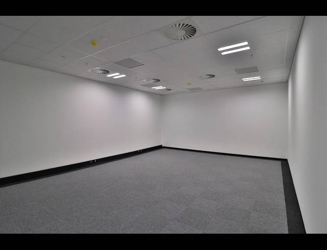 20M² SERVICED OFFICE TO LET IN VORNA VALLEY